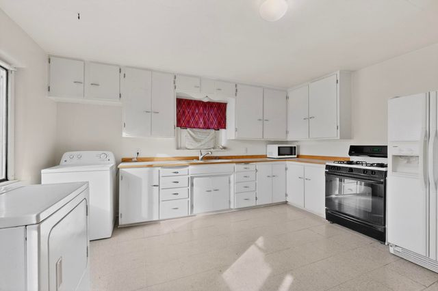 233 Solano Drive NE, Albuquerque, NM 87108