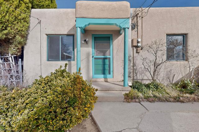 233 Solano Drive NE, Albuquerque, NM 87108