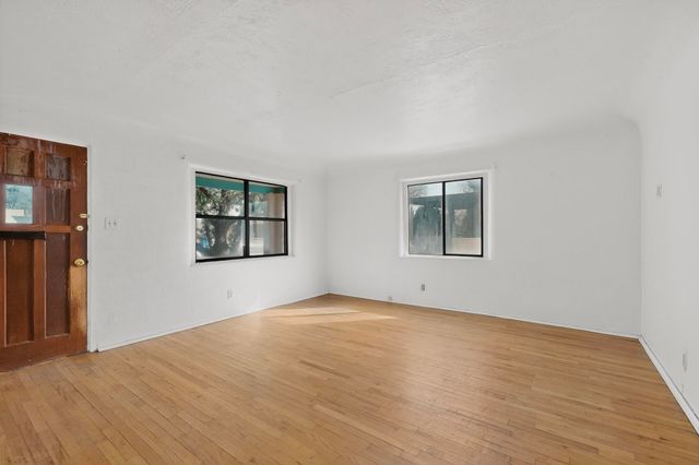 233 Solano Drive NE, Albuquerque, NM 87108