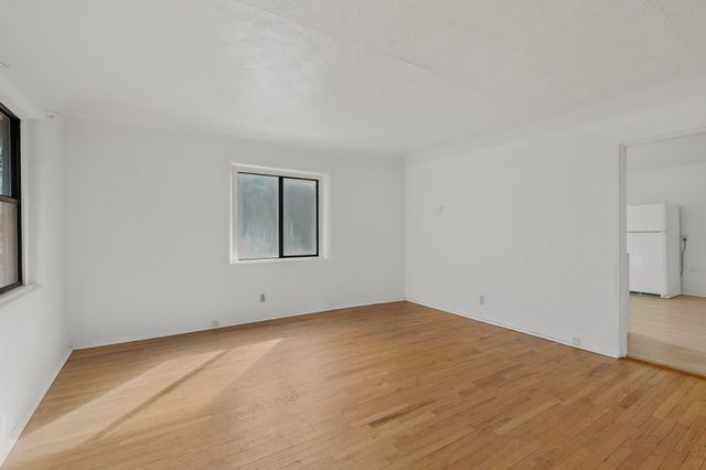 233 Solano Drive NE, Albuquerque, NM 87108