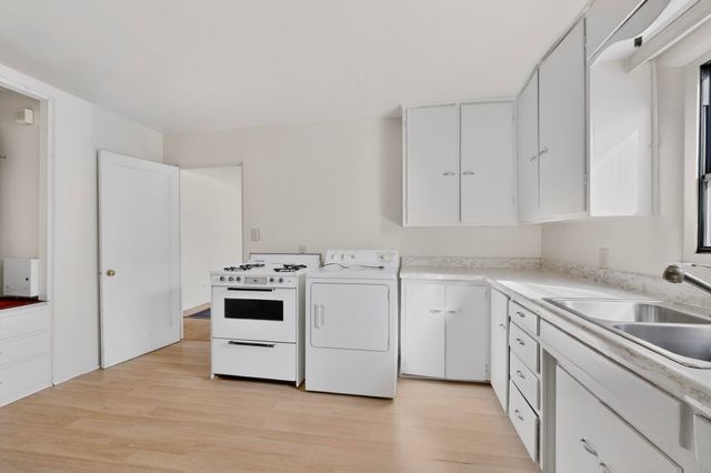 233 Solano Drive NE, Albuquerque, NM 87108