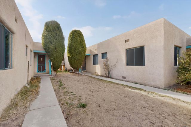 233 Solano Drive NE, Albuquerque, NM 87108