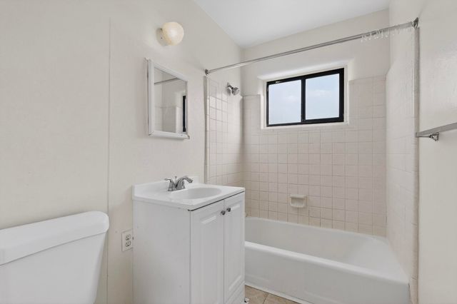 233 Solano Drive NE, Albuquerque, NM 87108