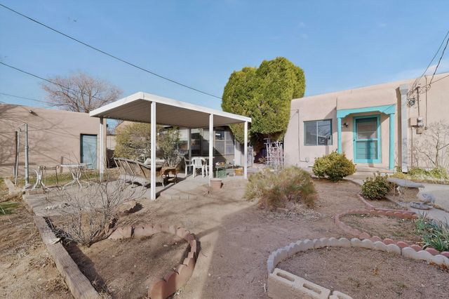 233 Solano Drive NE, Albuquerque, NM 87108