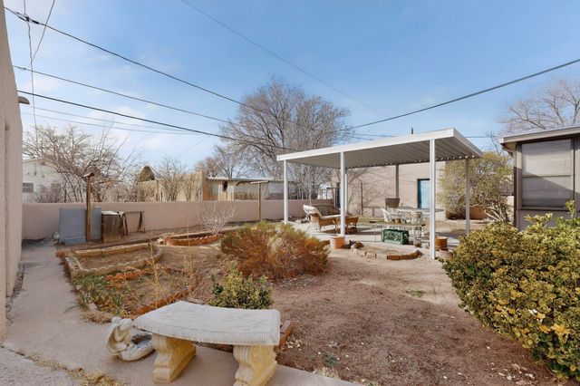 233 Solano Drive NE, Albuquerque, NM 87108