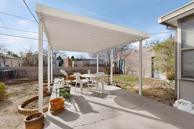 233 Solano Drive NE, Albuquerque, NM 87108