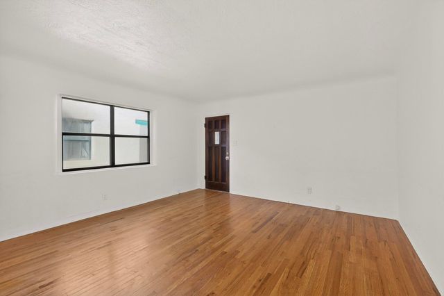 233 Solano Drive NE, Albuquerque, NM 87108