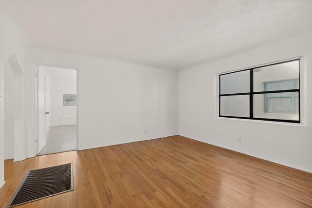 233 Solano Drive NE, Albuquerque, NM 87108