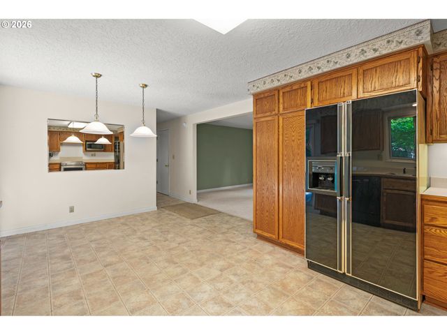 41886 DEERHORN Rd, Springfield, OR 97478