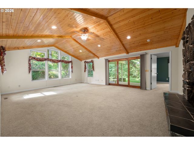 41886 DEERHORN Rd, Springfield, OR 97478