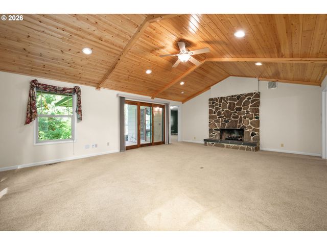 41886 DEERHORN Rd, Springfield, OR 97478
