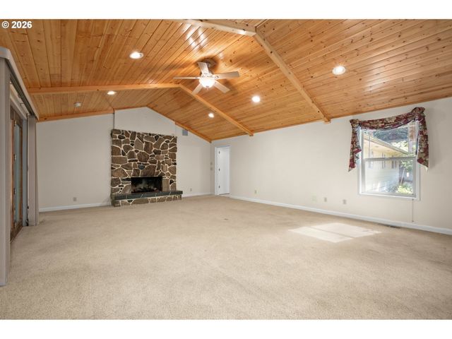 41886 DEERHORN Rd, Springfield, OR 97478