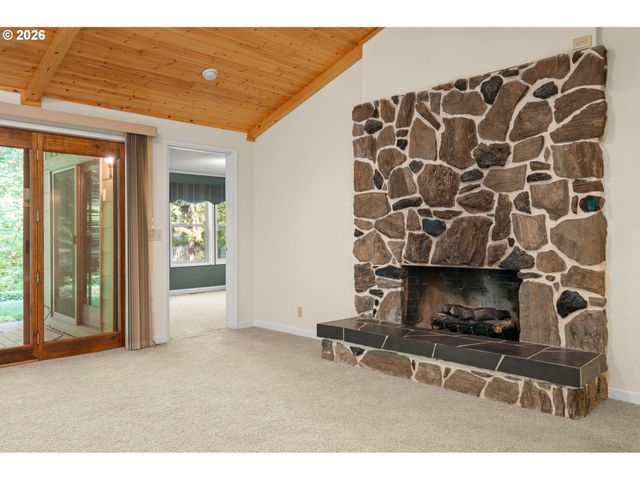 41886 DEERHORN Rd, Springfield, OR 97478
