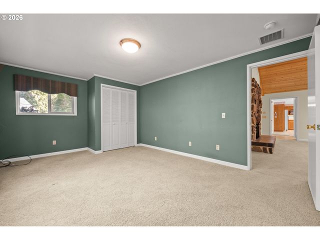 41886 DEERHORN Rd, Springfield, OR 97478