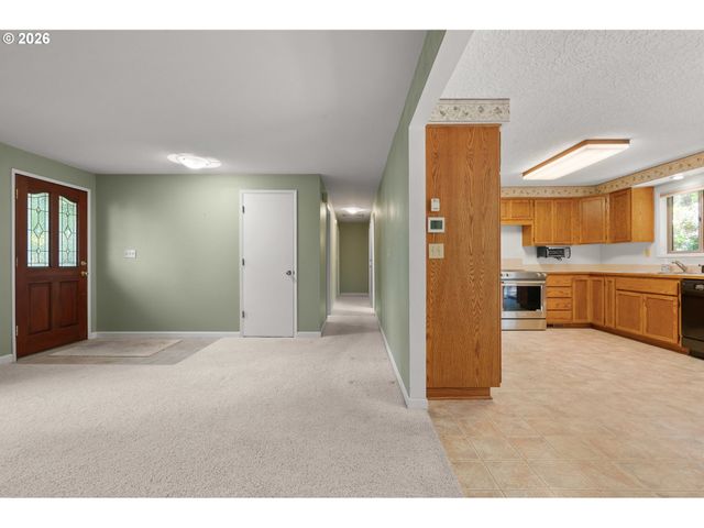 41886 DEERHORN Rd, Springfield, OR 97478