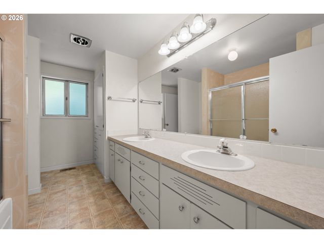 41886 DEERHORN Rd, Springfield, OR 97478