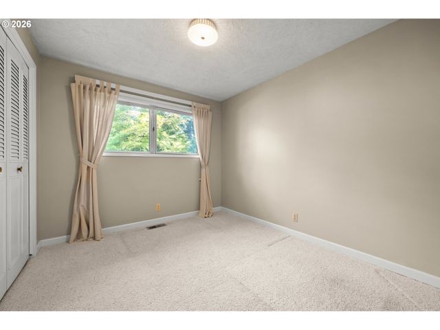 41886 DEERHORN Rd, Springfield, OR 97478