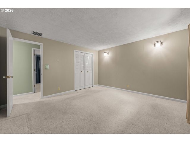41886 DEERHORN Rd, Springfield, OR 97478
