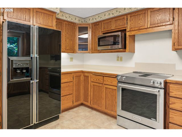41886 DEERHORN Rd, Springfield, OR 97478