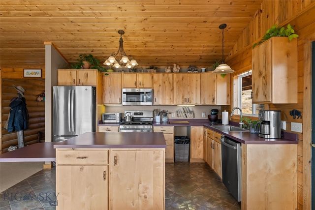 101 Deerfoot Trail, Ennis, MT 59729