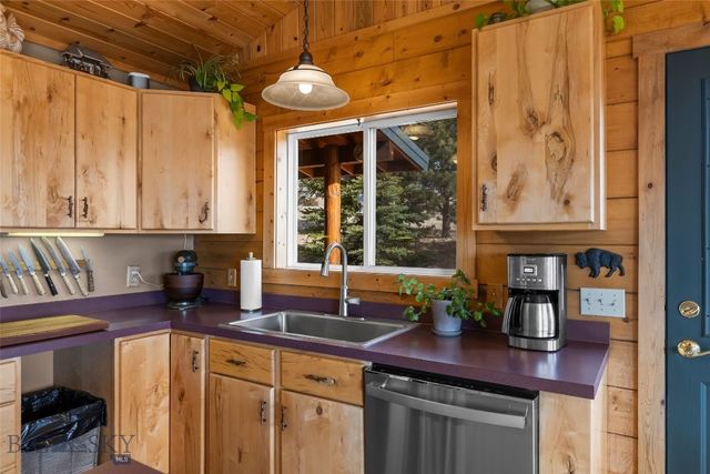 101 Deerfoot Trail, Ennis, MT 59729