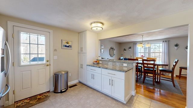 205 Golden Hill Avenue, Haverhill, MA 01830