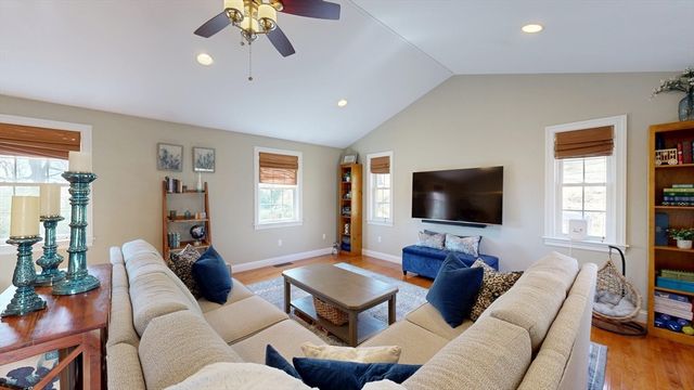 205 Golden Hill Avenue, Haverhill, MA 01830