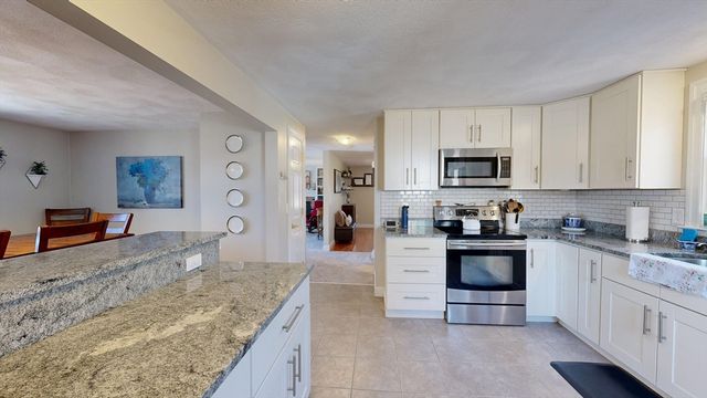 205 Golden Hill Avenue, Haverhill, MA 01830