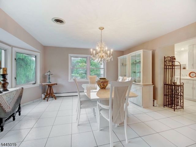 441 N 15Th St, Kenilworth Boro, NJ 07033