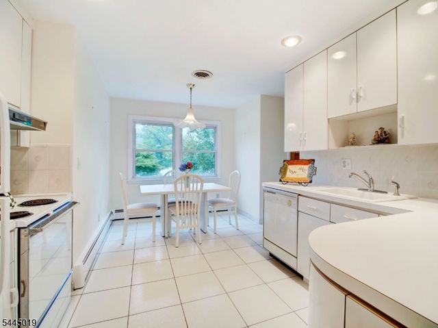 441 N 15Th St, Kenilworth Boro, NJ 07033