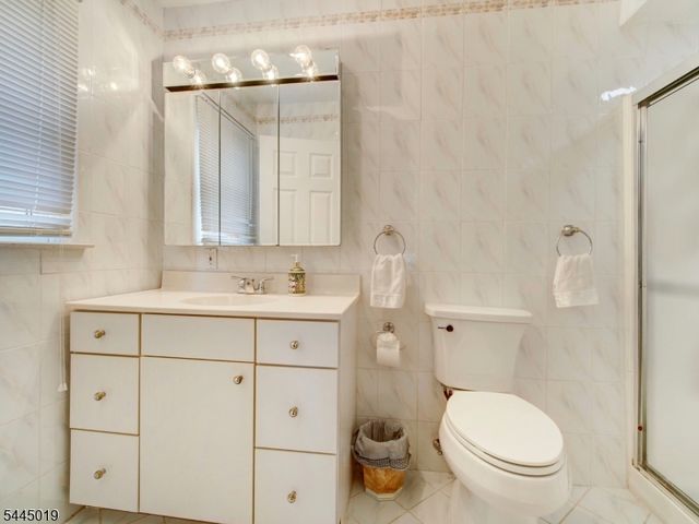 441 N 15Th St, Kenilworth Boro, NJ 07033