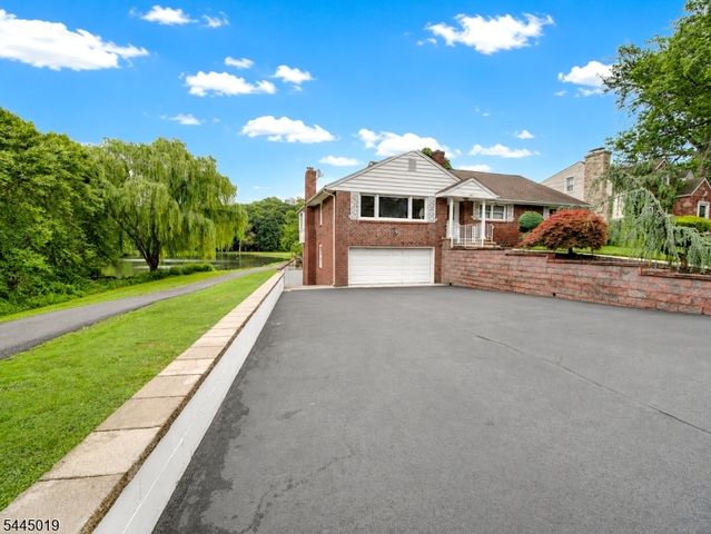 441 N 15Th St, Kenilworth Boro, NJ 07033