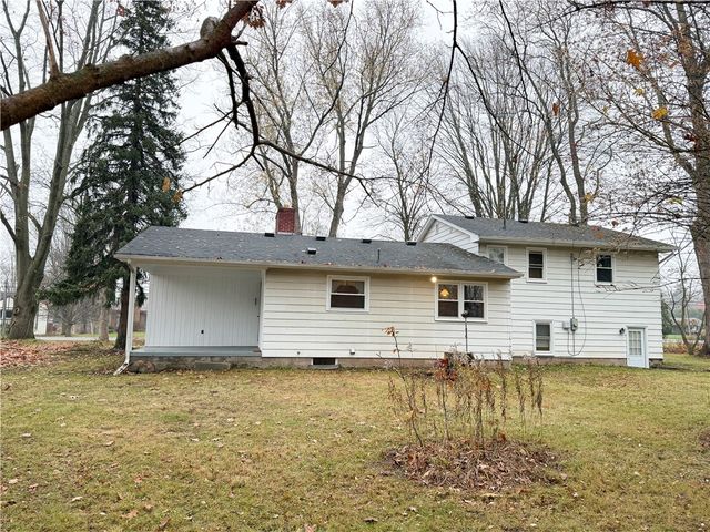 3871 Lake Road North, Clarkson, NY 14420