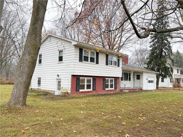3871 Lake Road North, Clarkson, NY 14420