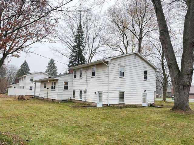 3871 Lake Road North, Clarkson, NY 14420