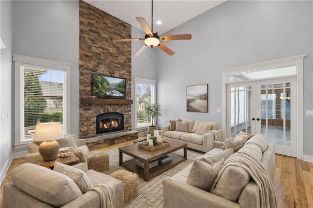 22414 W 58th Street, Shawnee, KS 66226
