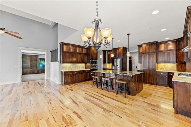22414 W 58th Street, Shawnee, KS 66226