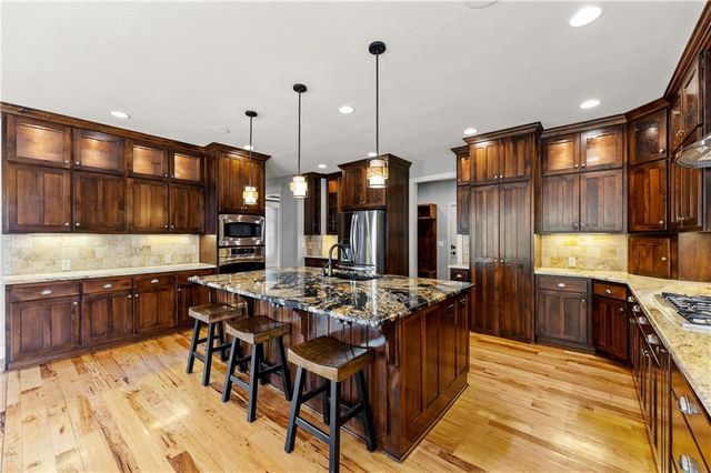 22414 W 58th Street, Shawnee, KS 66226