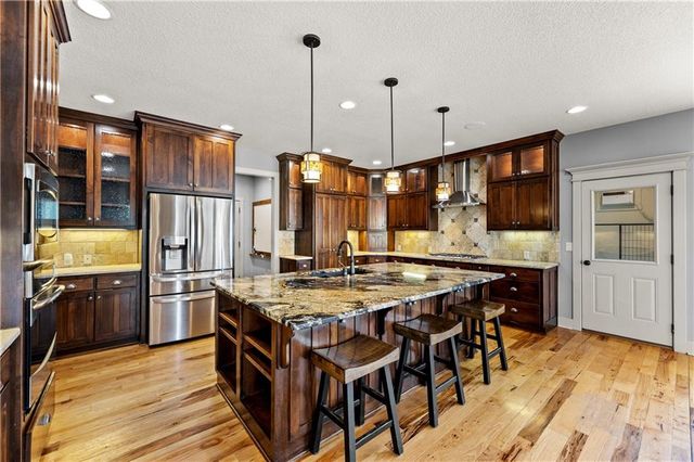 22414 W 58th Street, Shawnee, KS 66226