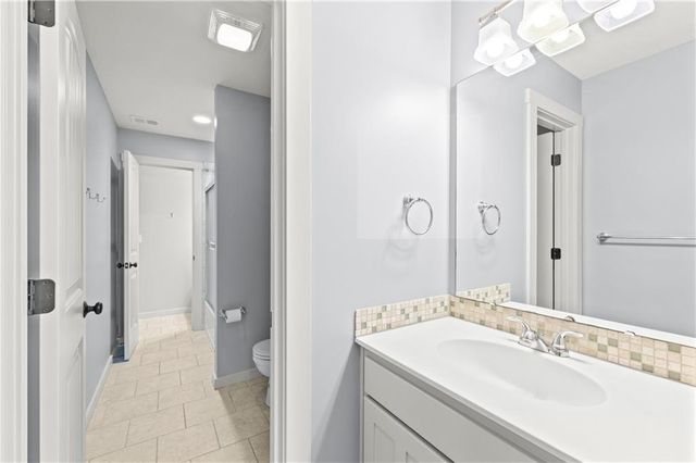 22414 W 58th Street, Shawnee, KS 66226