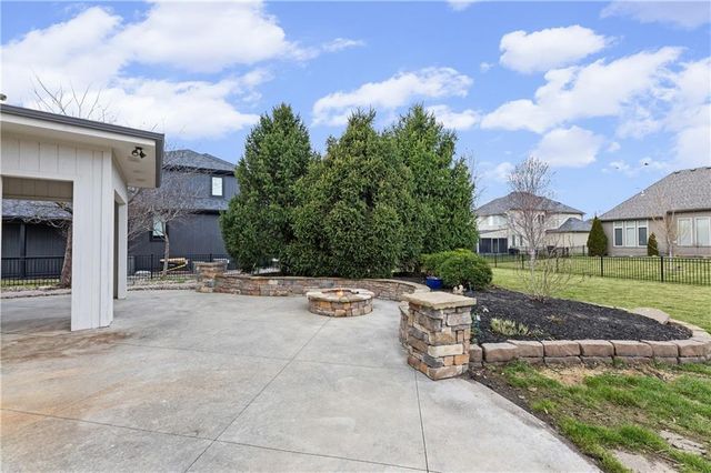 22414 W 58th Street, Shawnee, KS 66226