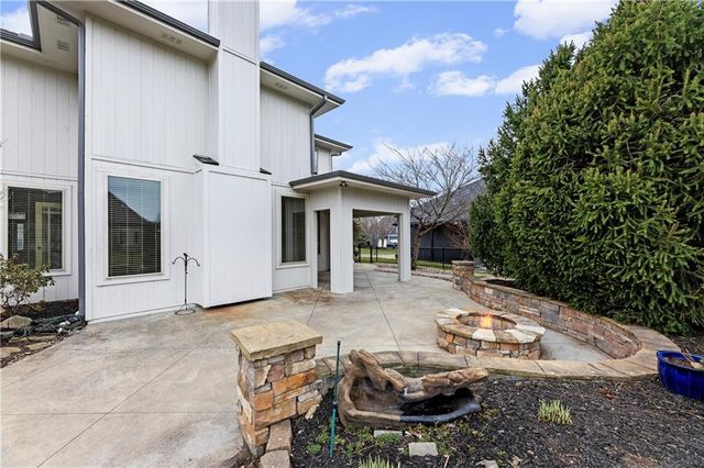 22414 W 58th Street, Shawnee, KS 66226