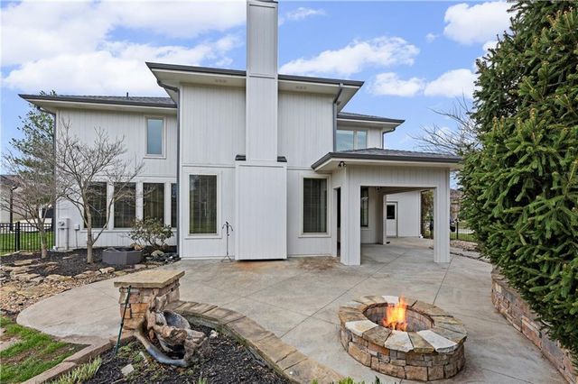 22414 W 58th Street, Shawnee, KS 66226