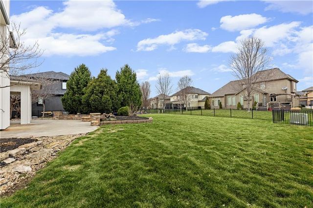22414 W 58th Street, Shawnee, KS 66226