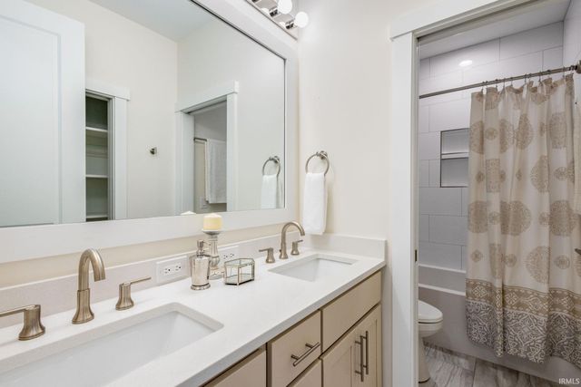 11270 Albany Ridge Drive, Osceola, IN 46561