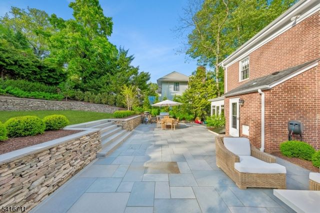 283 Wyoming Ave, Maplewood Twp., NJ 07040