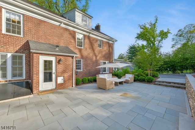 283 Wyoming Ave, Maplewood Twp., NJ 07040