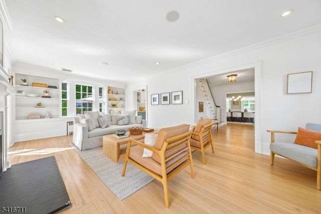 283 Wyoming Ave, Maplewood Twp., NJ 07040