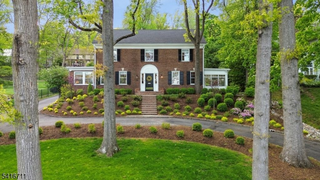 283 Wyoming Ave, Maplewood Twp., NJ 07040
