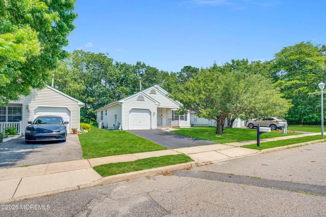 29 Woodchuck Lane, Brick, NJ 08724